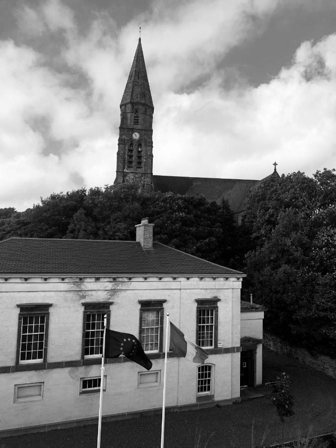 Apartamento Courthouse View Penthouse 2 Clifden Exterior foto