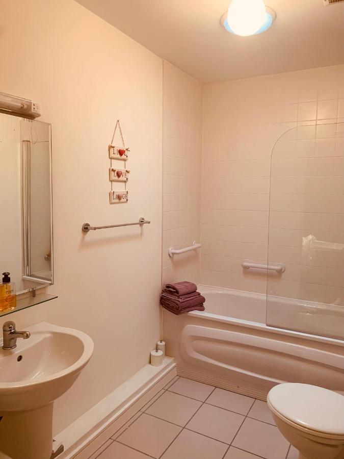 Apartamento Courthouse View Penthouse 2 Clifden Exterior foto