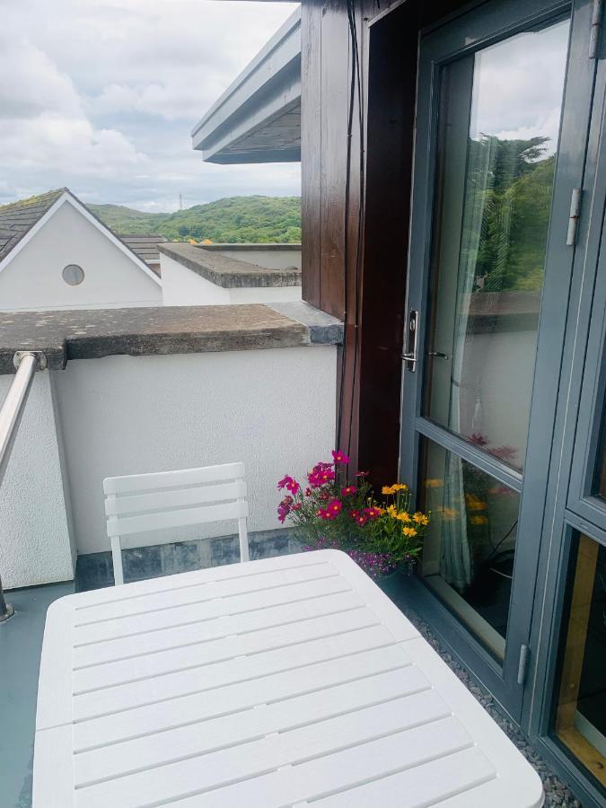 Apartamento Courthouse View Penthouse 2 Clifden Exterior foto