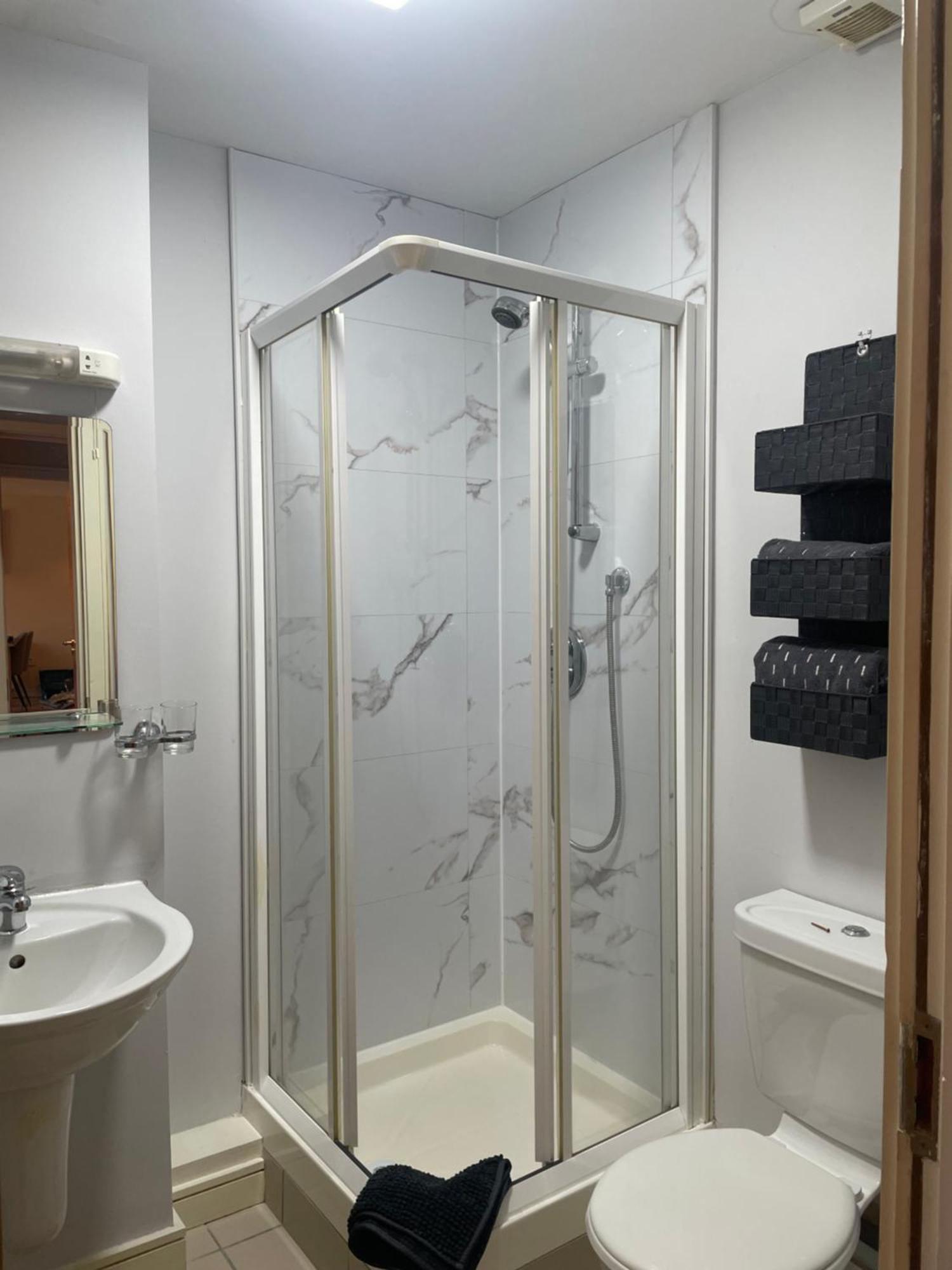 Apartamento Courthouse View Penthouse 2 Clifden Exterior foto
